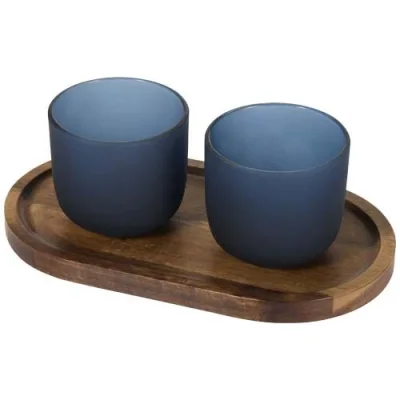 Plateau de service en bois et tasses en verre Male en finition mate