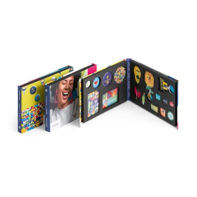 Pin & Doming Showcase – Marmotte 2 en 1 avec Pins et Domings